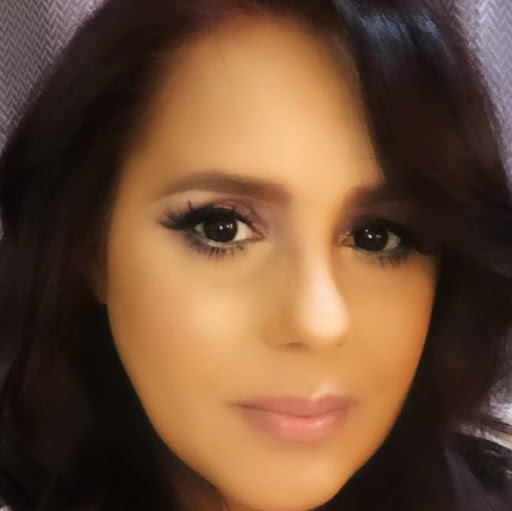 Elizabeth Crespo Photo 18