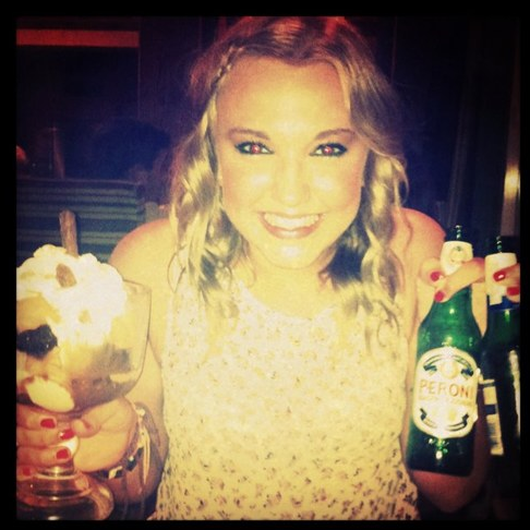 Emily Bates Photo 28