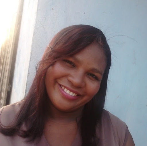 Debora Santos Photo 5