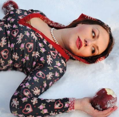 Mary Anders Photo 26
