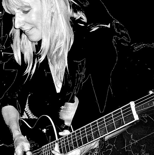 Carole Summers Photo 19