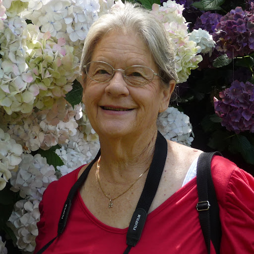 Eileen Taylor Photo 14