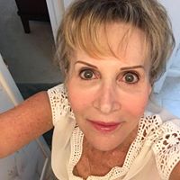 Kathryn Graves Photo 27
