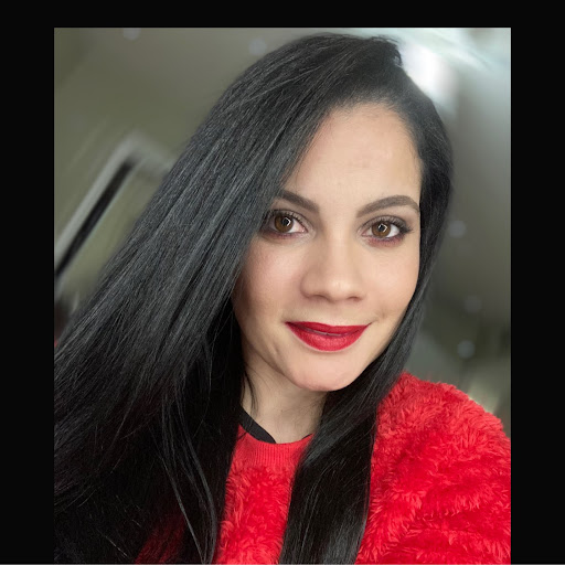 Mari Vazquez Photo 9