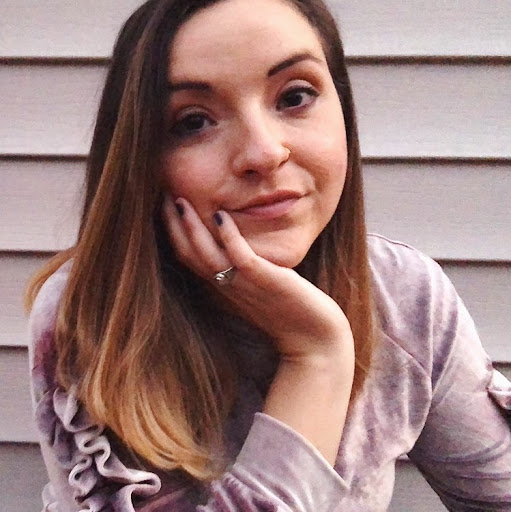 Elizabeth Casey Photo 27