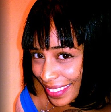 Samantha Perkins Photo 23