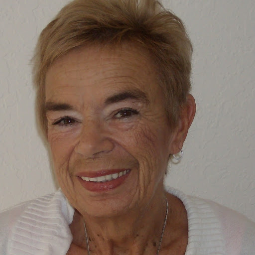 Mary Strickland Photo 16