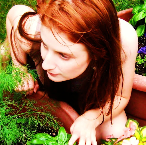 Clara Berry Photo 14