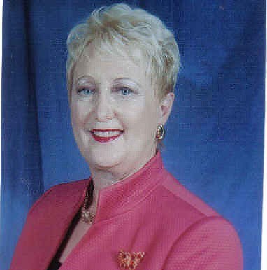 Linda Rhodes Photo 28