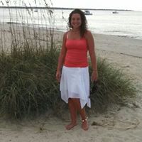 Angela Helton Photo 14