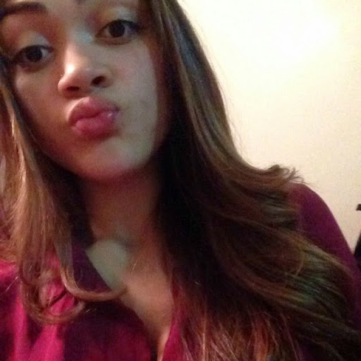 Cynthia Alvarez Photo 21