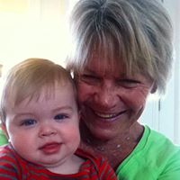 Suzanne Oliver Photo 33