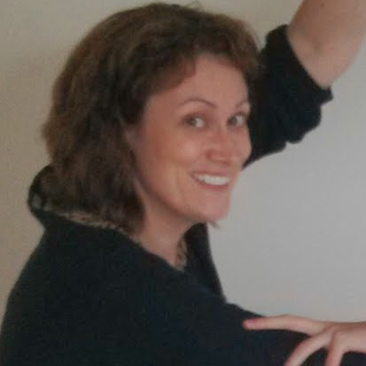 Elizabeth Perry Photo 26