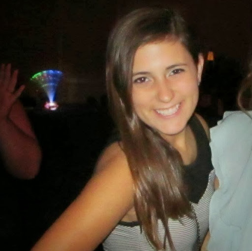 Emily Bates Photo 21