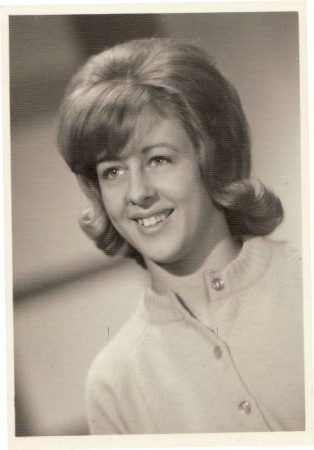 Sue Parker Photo 28