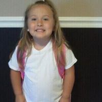 Julia Helton Photo 9