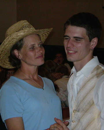 Kristen Howell Photo 26