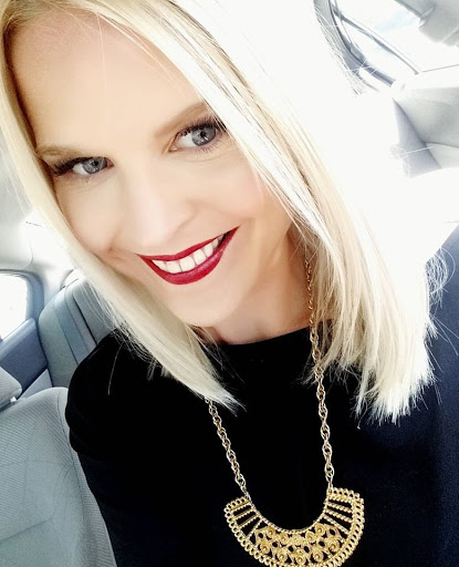 Rebecca Nichols Photo 29