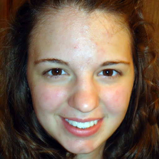 Danielle Robertson Photo 31