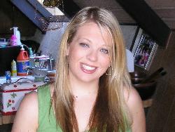 Laura Collins Photo 9
